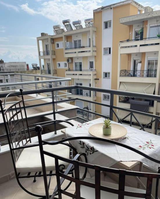 La Vie Est Belle Apartment Kavala Exterior photo