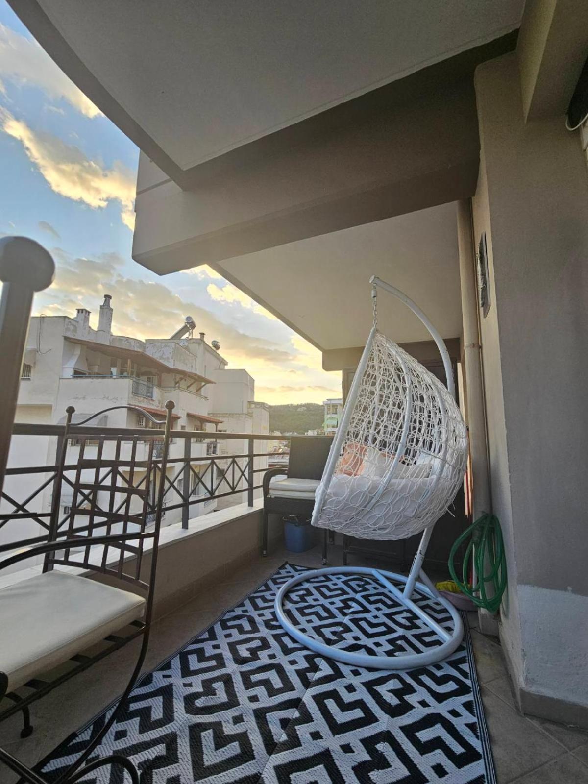 La Vie Est Belle Apartment Kavala Exterior photo